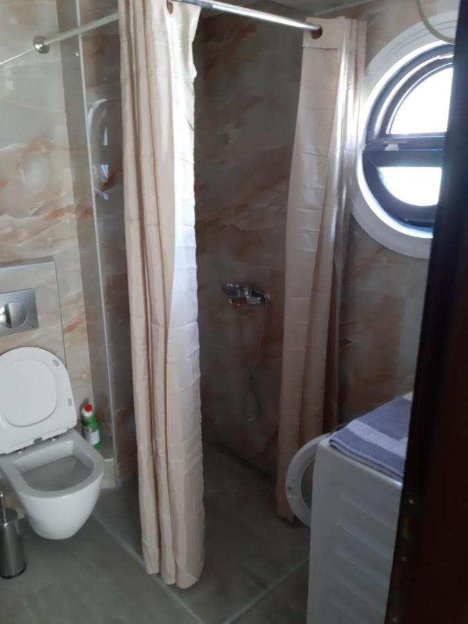 Kosmos Service Apartment City Center 1 With Additional Cost Parking Thessaloníki Eksteriør bilde